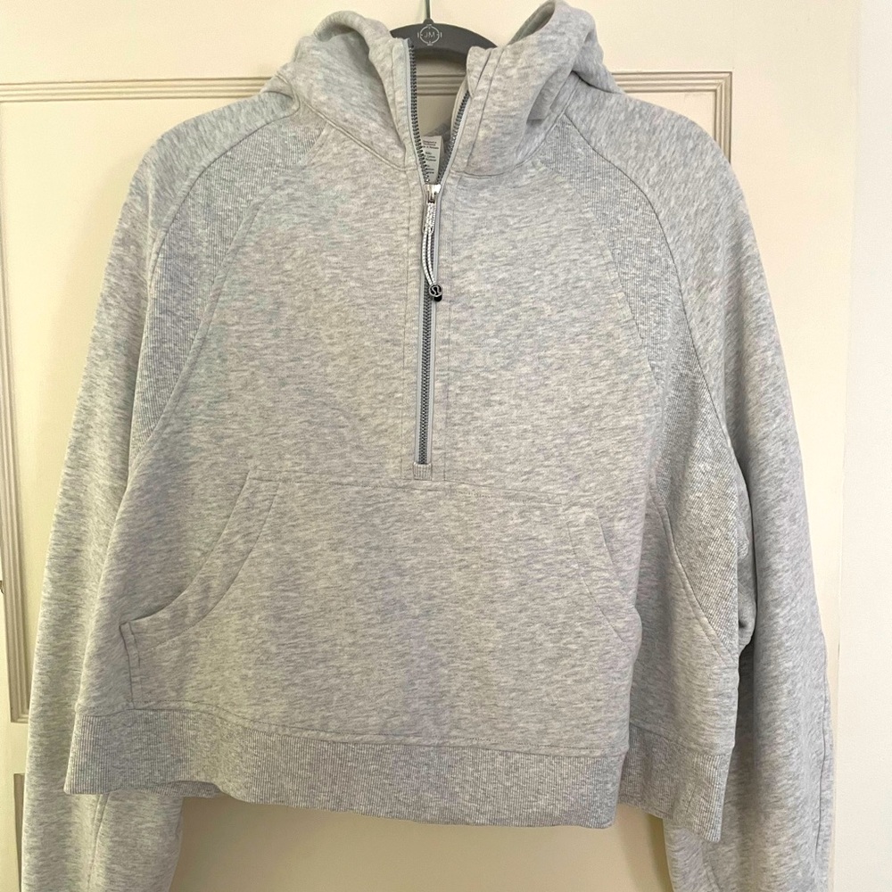 Lululemon cropped scuba